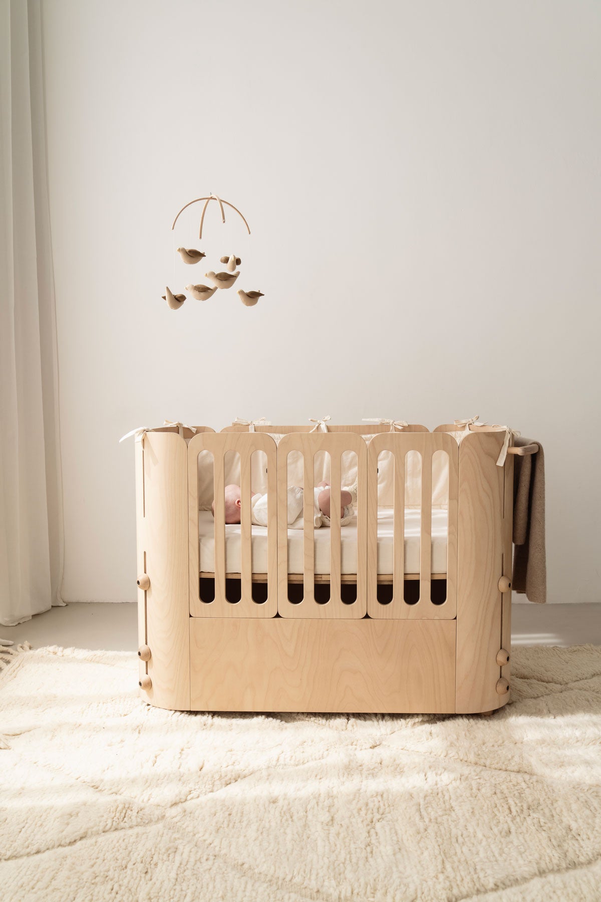 The 4 in 1 Convertible Crib that grows with your child